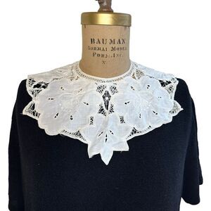 Vintage broiderie anglais cream/white lace decorative collar